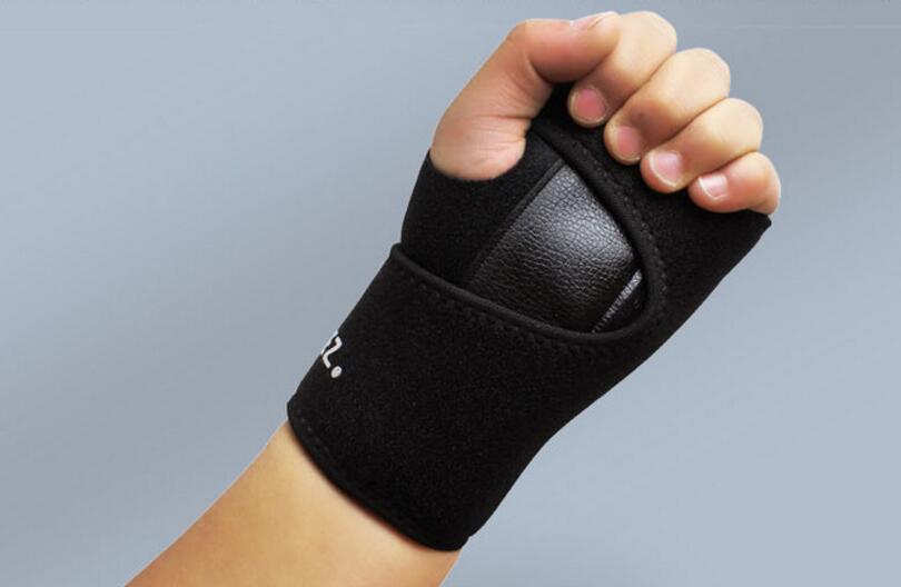 Right Wrist Brace Splint with Detachable Steel